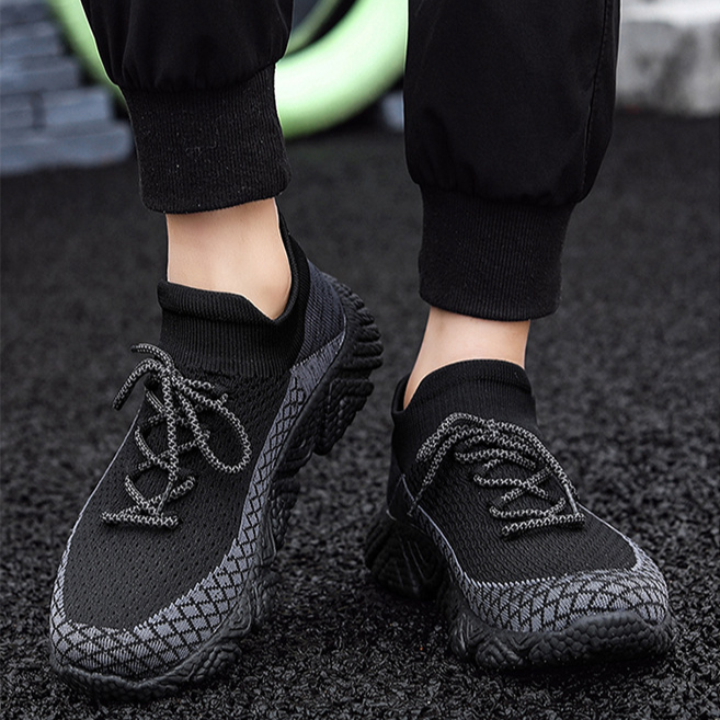 Tempo Lite Sneakers