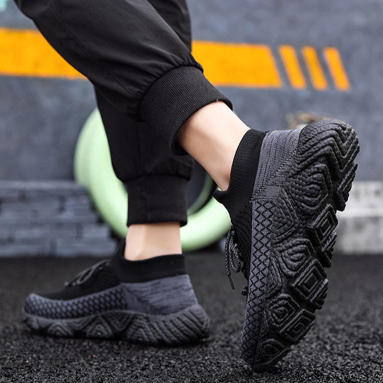 Tempo Lite Sneakers