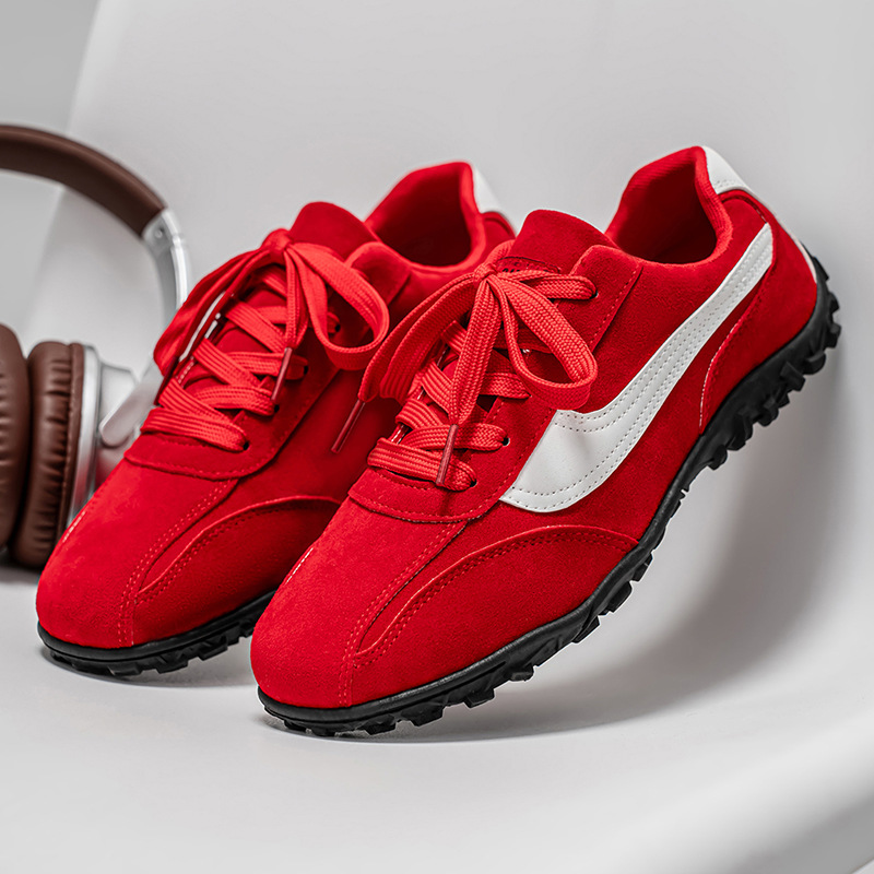 Nova Retro Sneakers