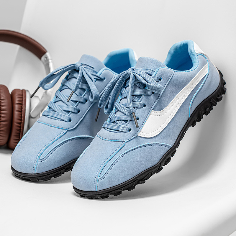 Nova Retro Sneakers