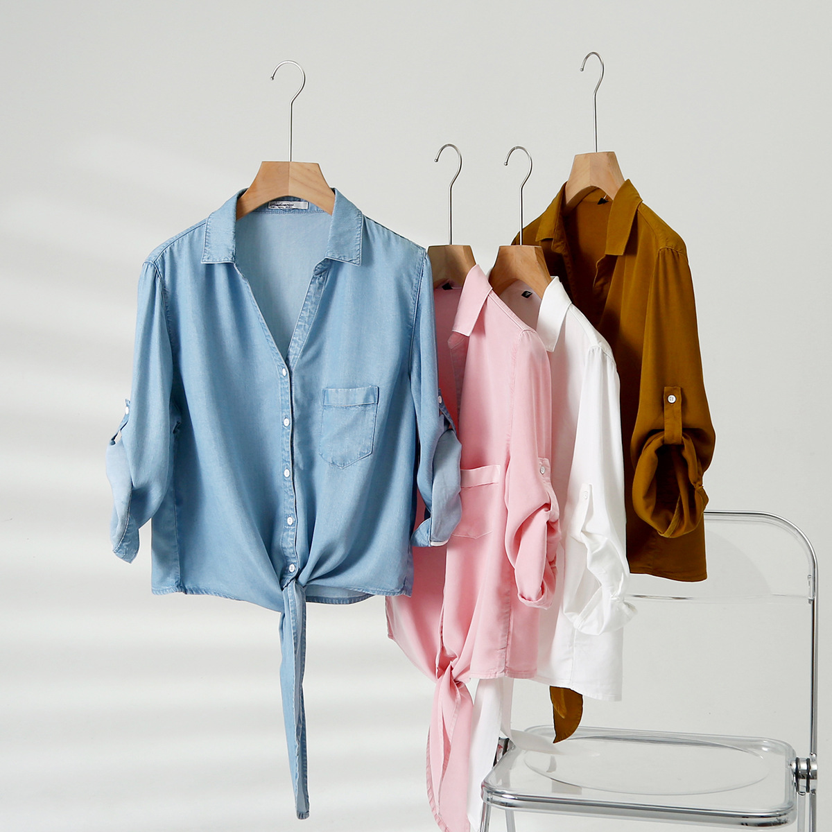 Léa Ferrara Tie Shirt