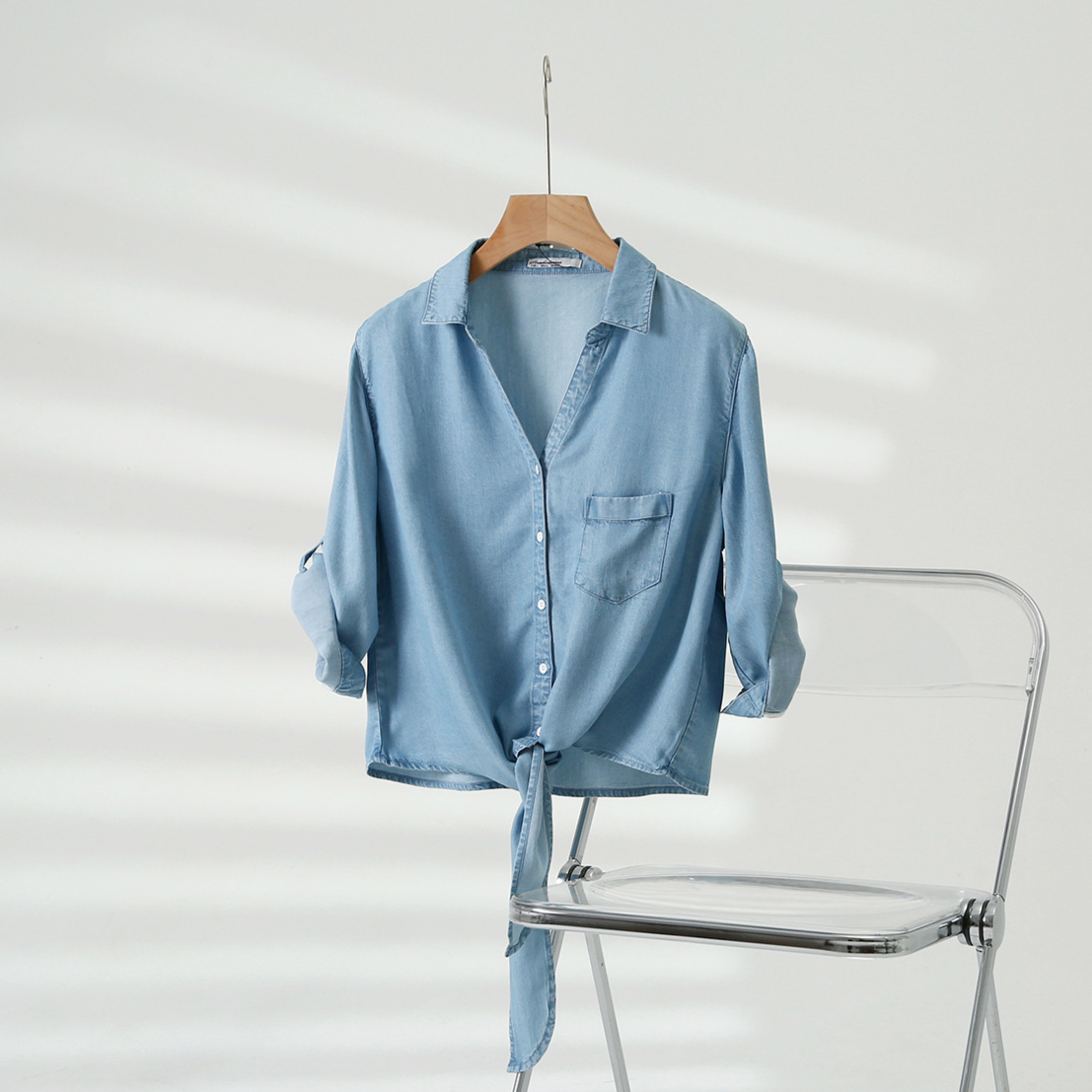 Léa Ferrara Tie Shirt