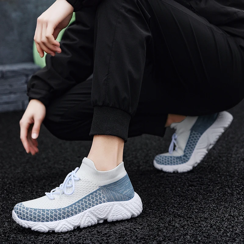 Tempo Lite Sneakers