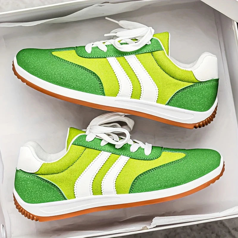 Nova Retro Sneakers
